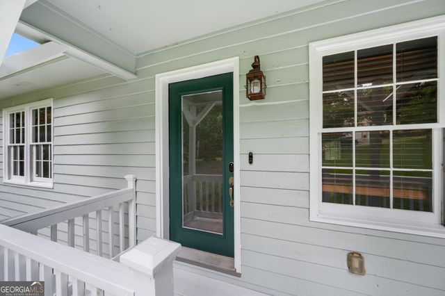 426 Riverlake Court, Woodstock, GA 30188