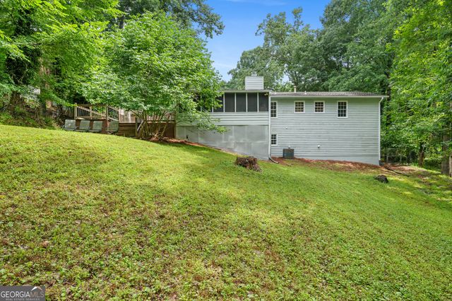 426 Riverlake Court, Woodstock, GA 30188