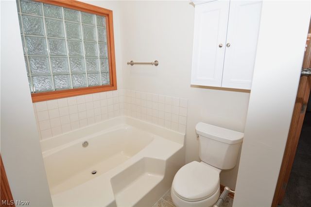 5301 Markwood Court, Valley City, OH 44280