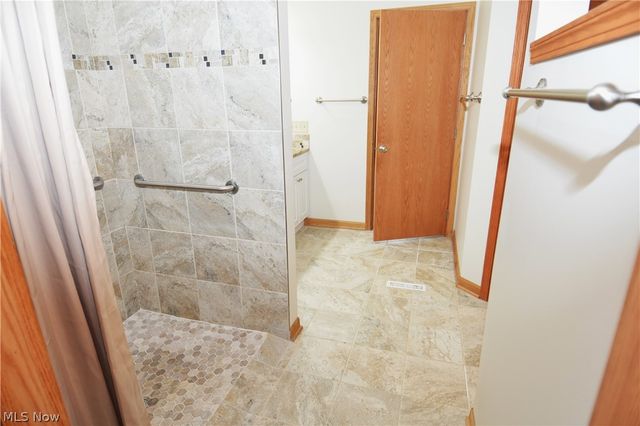 5301 Markwood Court, Valley City, OH 44280