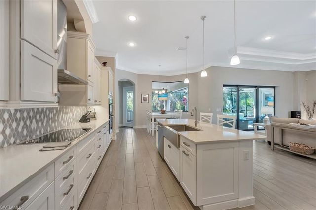 1451 Mockingbird DR, Naples, FL 34120