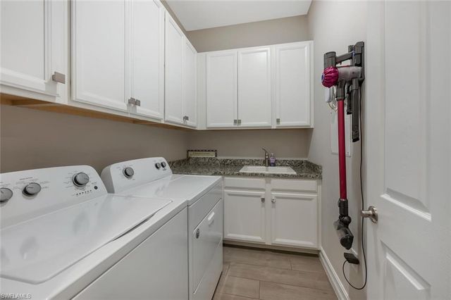 1451 Mockingbird DR, Naples, FL 34120