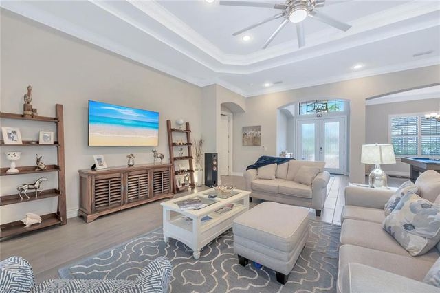 1451 Mockingbird DR, Naples, FL 34120