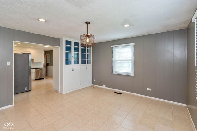 333 S John Street, Lapel, IN 46051