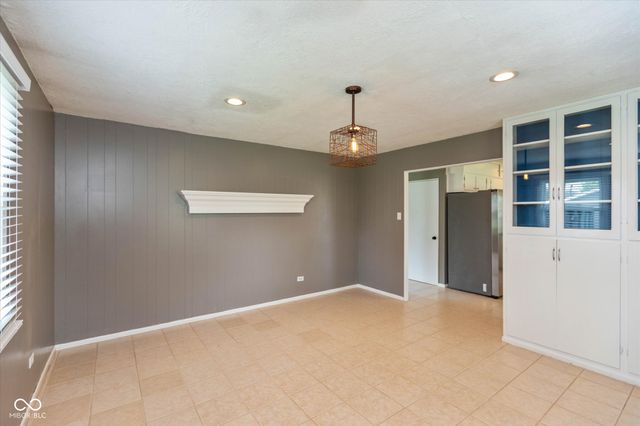 333 S John Street, Lapel, IN 46051
