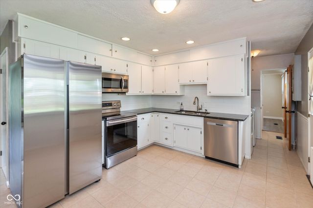 333 S John Street, Lapel, IN 46051