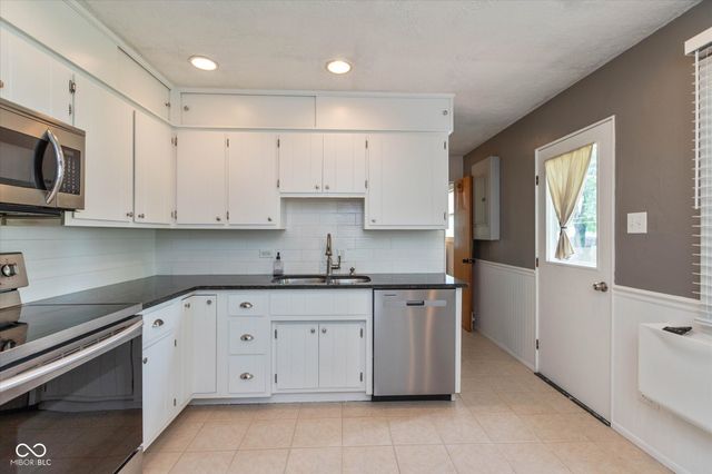 333 S John Street, Lapel, IN 46051