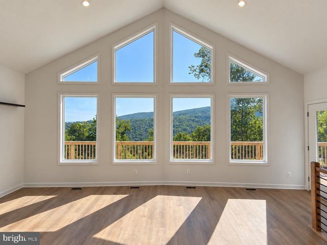 113 LEE DRIVE, Linden, VA 22642