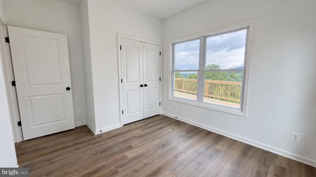 113 LEE DRIVE, Linden, VA 22642