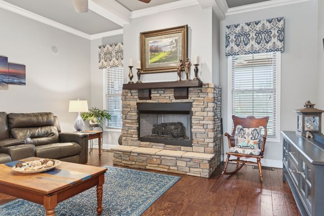 605 Concord Dr, Gallatin, TN 37066