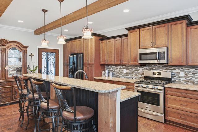 605 Concord Dr, Gallatin, TN 37066