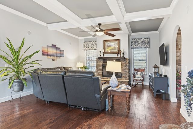 605 Concord Dr, Gallatin, TN 37066