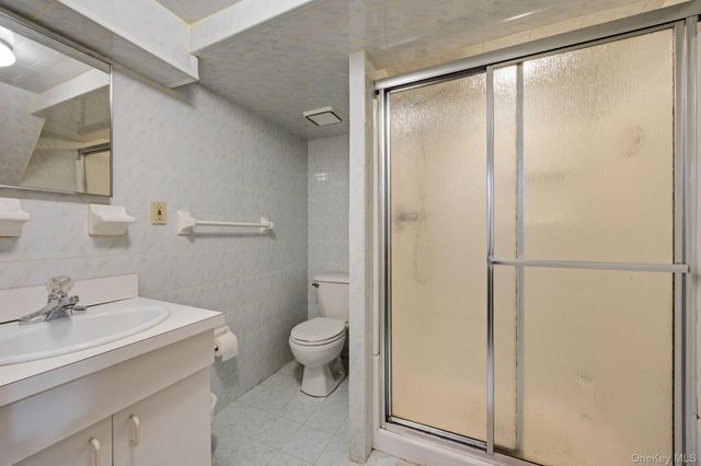 241-01 52ND Avenue, Douglaston, NY 11362