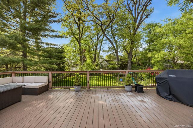 241-01 52ND Avenue, Douglaston, NY 11362