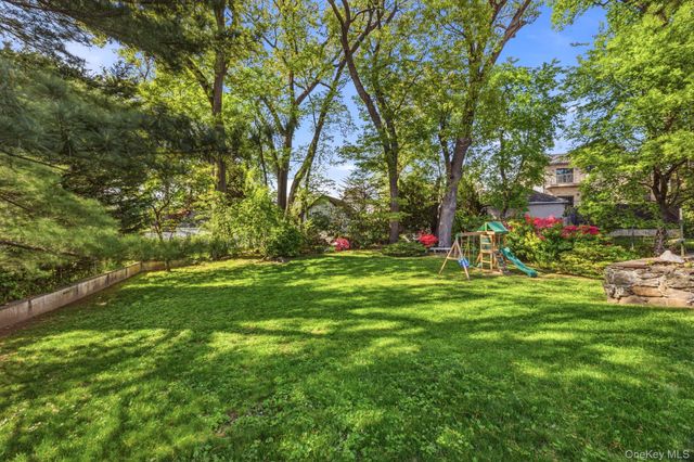 241-01 52ND Avenue, Douglaston, NY 11362