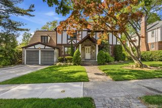 241-01 52ND Avenue, Douglaston, NY 11362