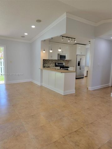 14115 Langley Pl, Davie, FL 33325
