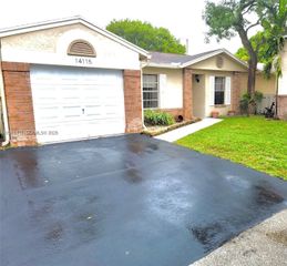 14115 Langley Pl, Davie, FL 33325
