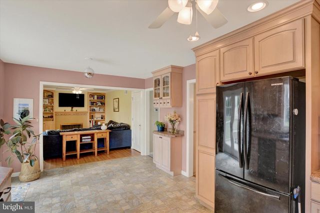 912 ALISON AVE, Mechanicsburg, PA 17055