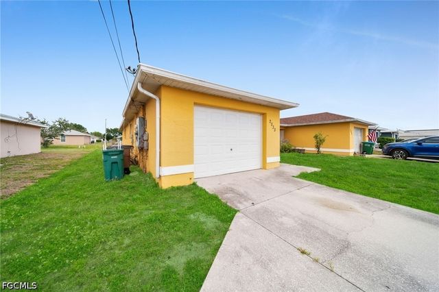 2033 Andalusia BLVD, Cape Coral, FL 33909