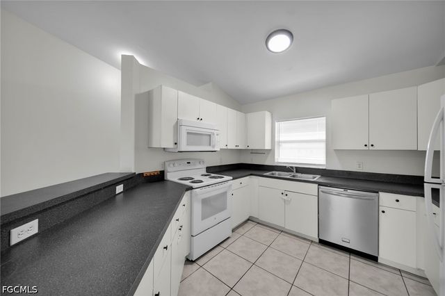 2033 Andalusia BLVD, Cape Coral, FL 33909