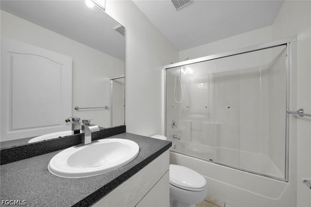 2033 Andalusia BLVD, Cape Coral, FL 33909