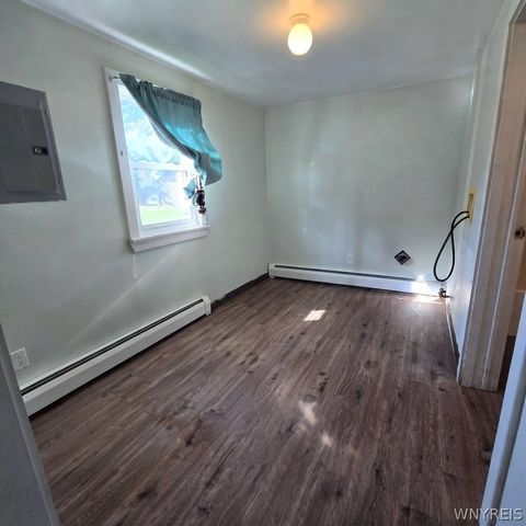 744 South Division Street N, Buffalo, NY 14210