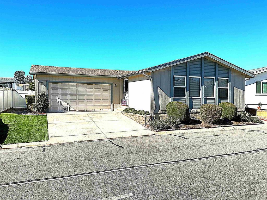 632 Via Bogota, Vista, CA 92081