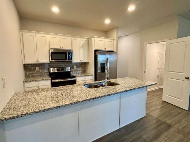 2809 Ridgeview Drive, Atlanta, GA 30331