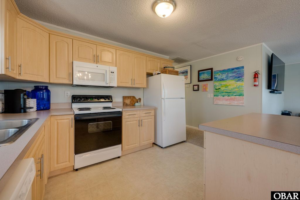 Image 14 of property listing at 2210 S Memorial Avenue, Nags Head, NC 27959