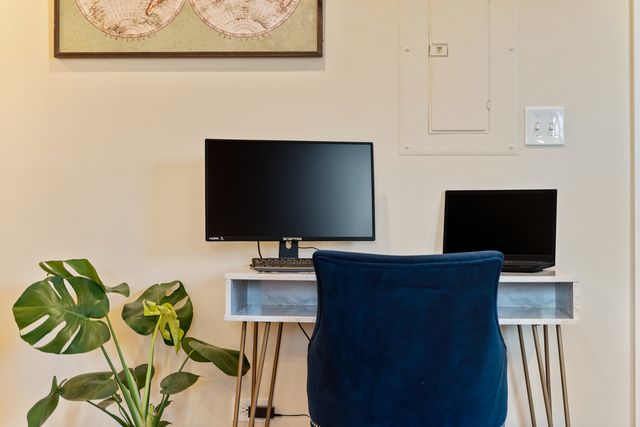 2117 W Irving Park Road 3R, Chicago, IL 60618