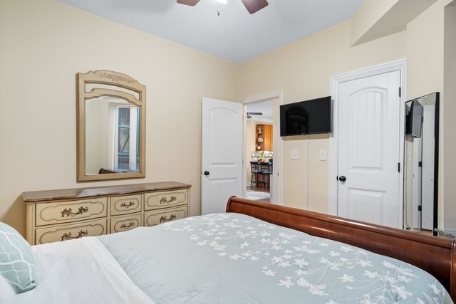 2117 W Irving Park Road 3R, Chicago, IL 60618