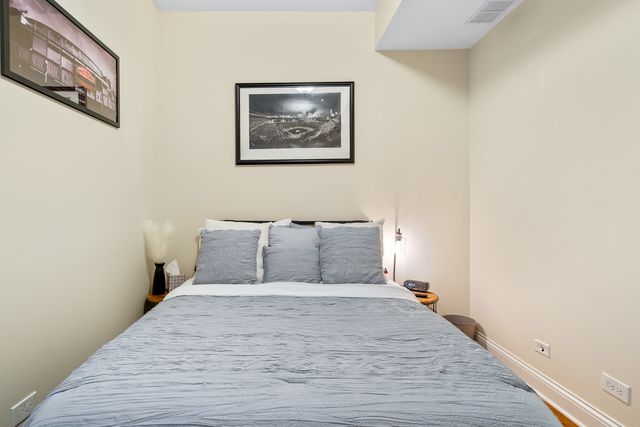 2117 W Irving Park Road 3R, Chicago, IL 60618