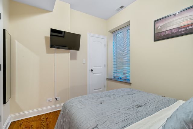 2117 W Irving Park Road 3R, Chicago, IL 60618