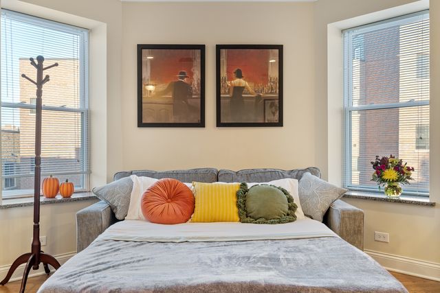 2117 W Irving Park Road 3R, Chicago, IL 60618