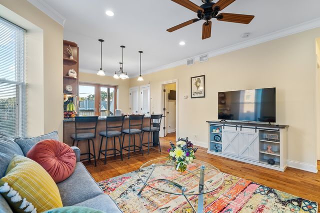 2117 W Irving Park Road 3R, Chicago, IL 60618