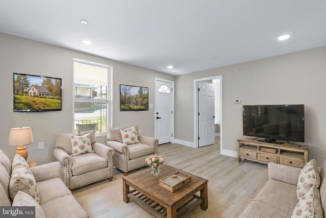 11 BAKER AVE, Mount Airy, MD 21771