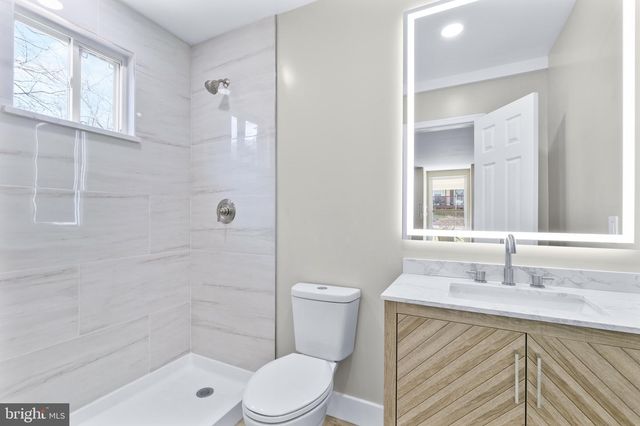 11 BAKER AVE, Mount Airy, MD 21771