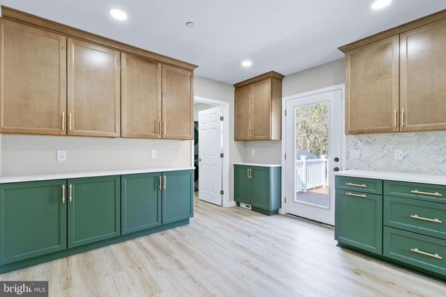 11 BAKER AVE, Mount Airy, MD 21771