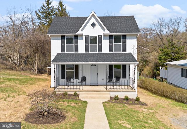 11 BAKER AVE, Mount Airy, MD 21771