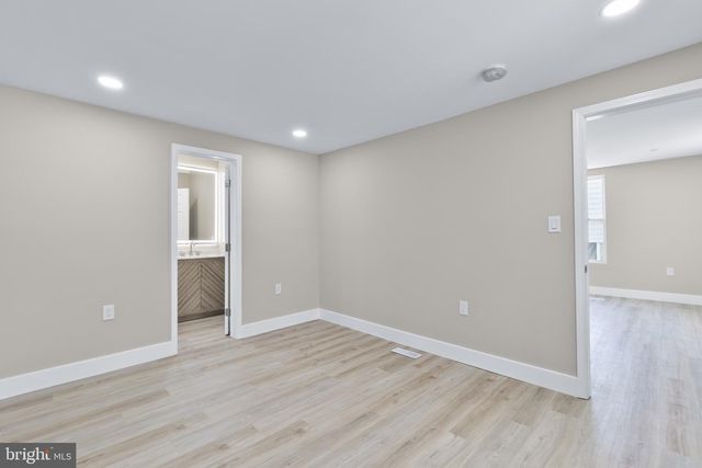11 BAKER AVE, Mount Airy, MD 21771