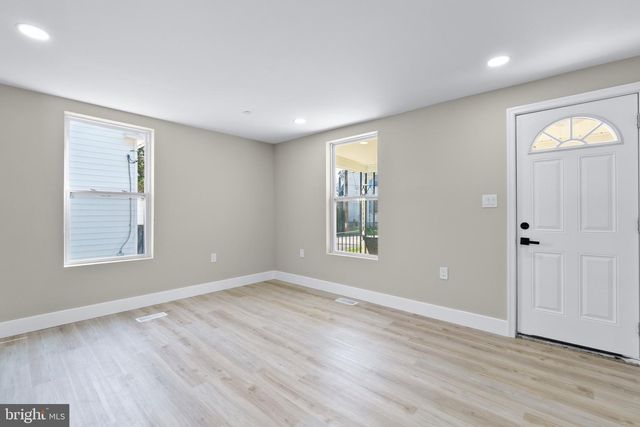 11 BAKER AVE, Mount Airy, MD 21771