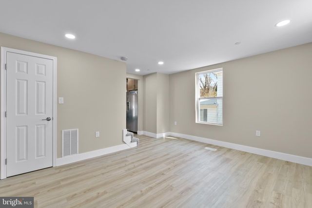 11 BAKER AVE, Mount Airy, MD 21771