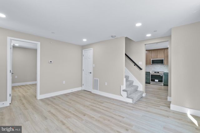 11 BAKER AVE, Mount Airy, MD 21771