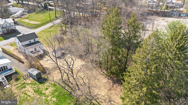11 BAKER AVE, Mount Airy, MD 21771