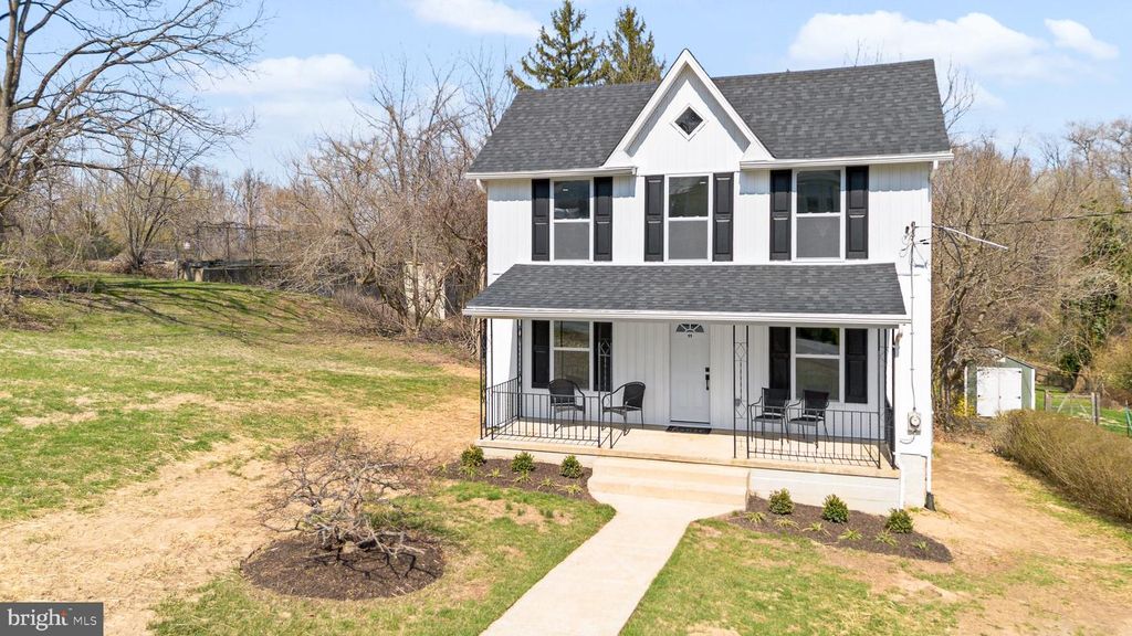 Image 1 of property listing at 11 BAKER AVE, Mount Airy, MD 21771