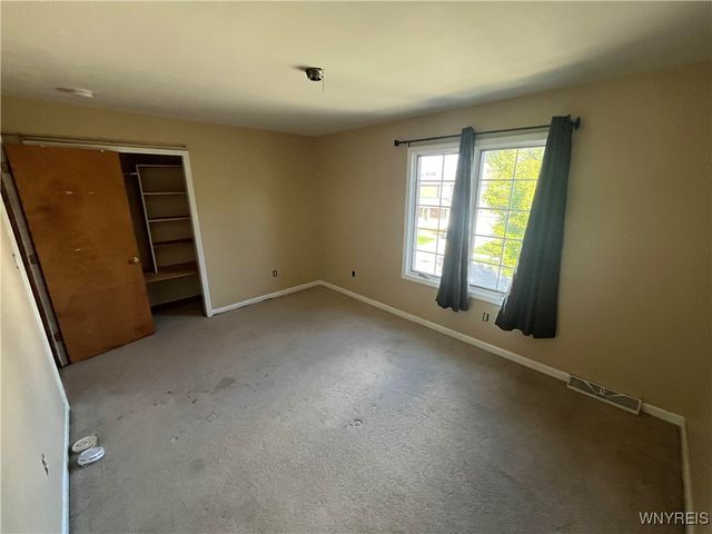 77 William Price Parkway, Buffalo, NY 14214