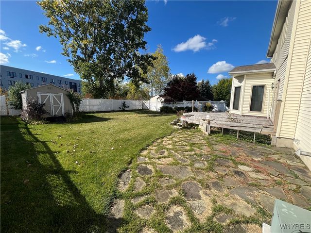 77 William Price Parkway, Buffalo, NY 14214