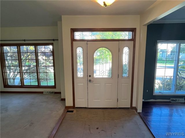 77 William Price Parkway, Buffalo, NY 14214