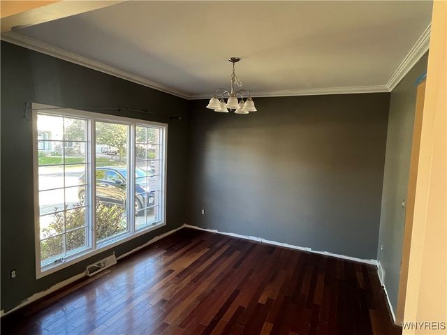 77 William Price Parkway, Buffalo, NY 14214